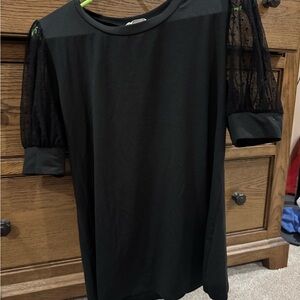 Chic Black Lace Sleeve Tee